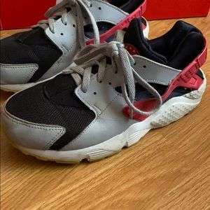 Nike Huarache Run "Black/Rush Pink/Wolf Grey"